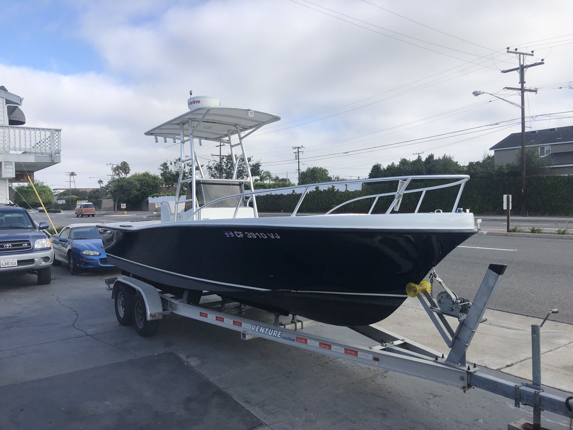 1976 23’ Mako center console boat