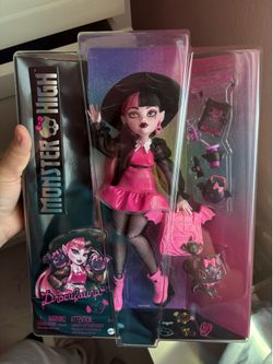 Monster high doll draculaura