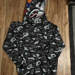Bape Shark Hoddie Size Xl Dm 