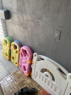 Baby playpen fence