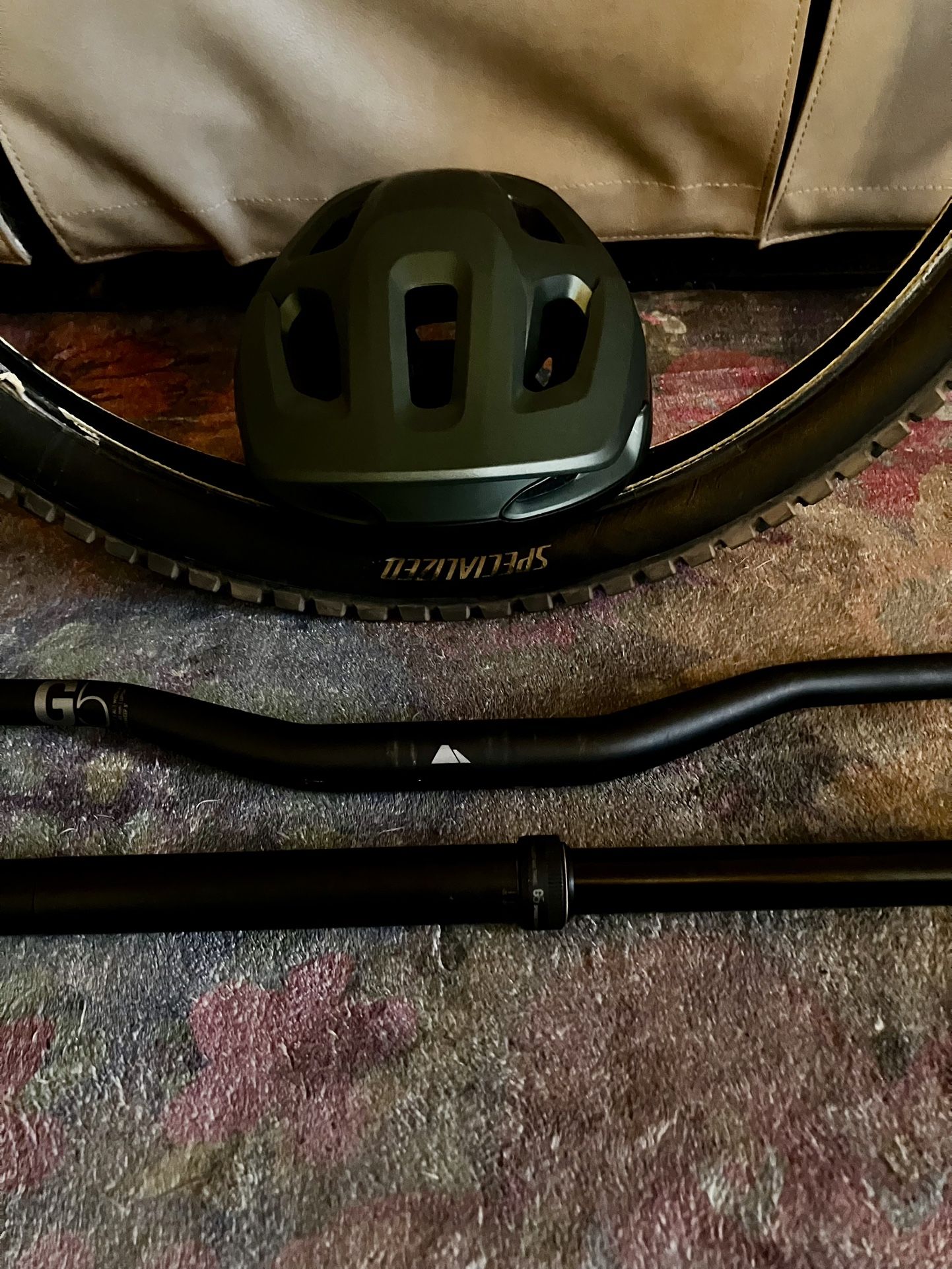 Mtb Parts Tire, Bars, Dropper Post, Helmet