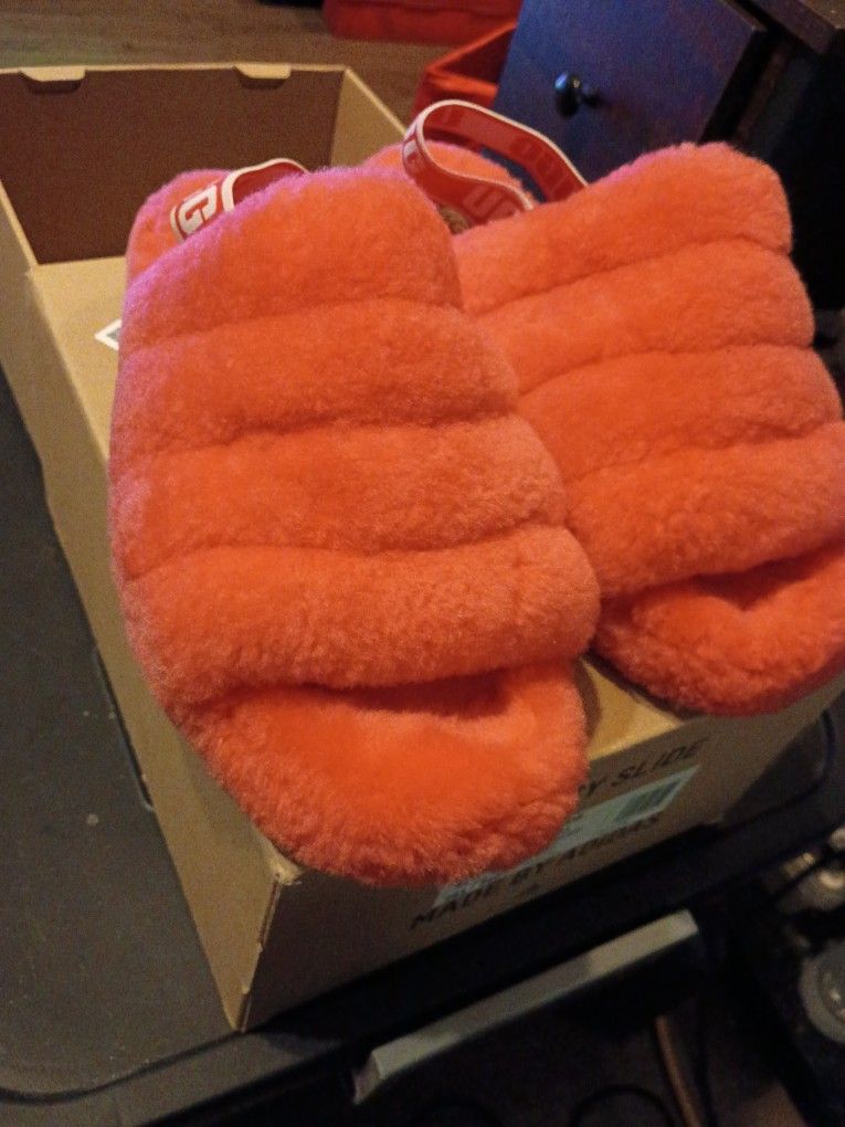 UGG FLUFF YEAH / ORANGE SLIPPERS