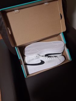 Nike Blazer mid '77 blk,what. Sneakers men's size 10.5 new in box price