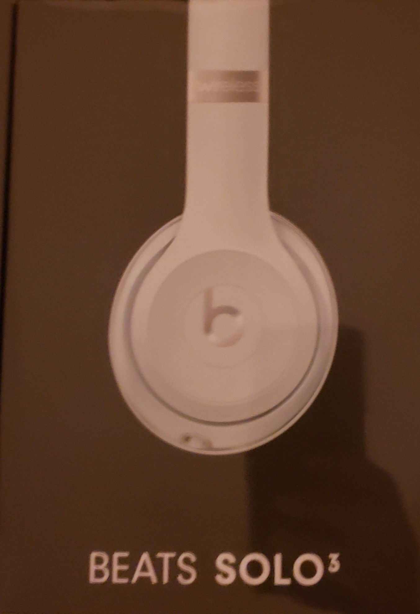 Beats solo 3( sealed)