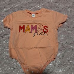 "Mama's Girl" Print Infant's Bodysuit, Casual Short Sleeve Triangle Onesie, Baby Girl's Clothing