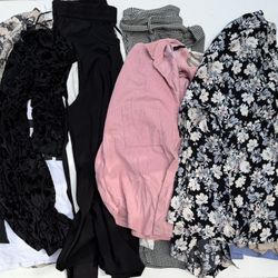 Bundle Of Woman Clothing Size Large 