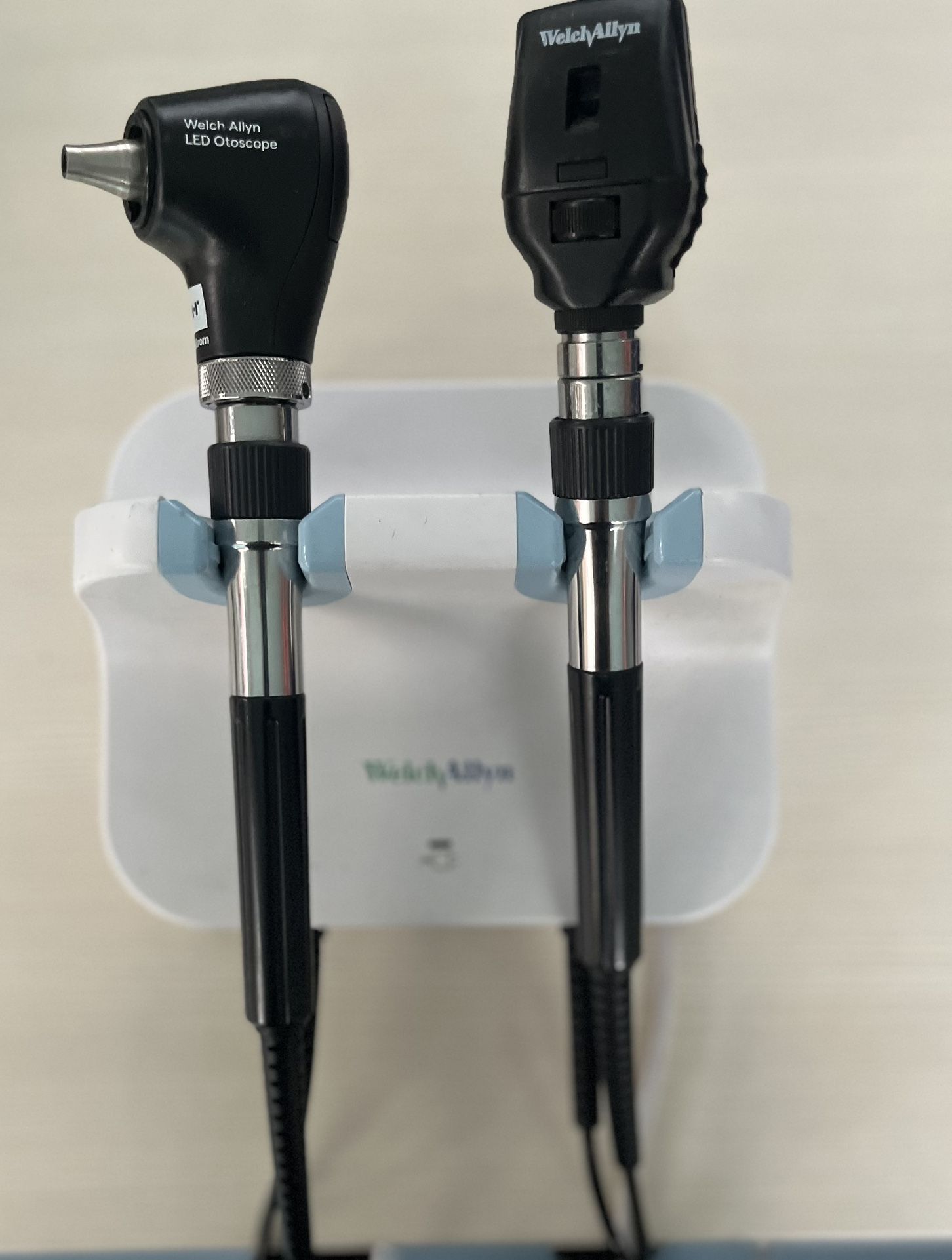 Welch Allyn Green Series 777 Wall Transformer otoscope ophthalmoscope Set, heads