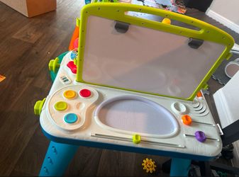 Baby Einstein Be Curious Table