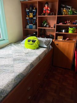 kids bed with shelves