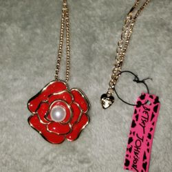 NEW Betsey Johnson Necklace 28"-30" Chain