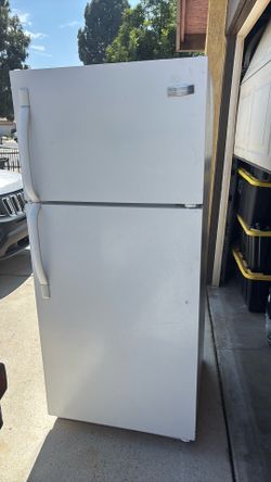 Fridgidaire Fridge