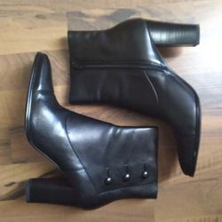 BLACK GENUINE LEATHER ANKLE BOOT
  
 

