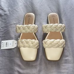 New Woman’s Pearl White Slides 
