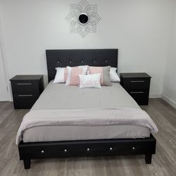 Brand New Bed And 2 Nightstands - CAMA Y 2 Mesitas De Noche Nuevas A Estrenar 