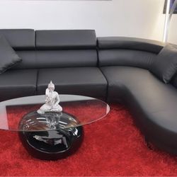 New Large  Sectional 110x80 (black,white,grey)