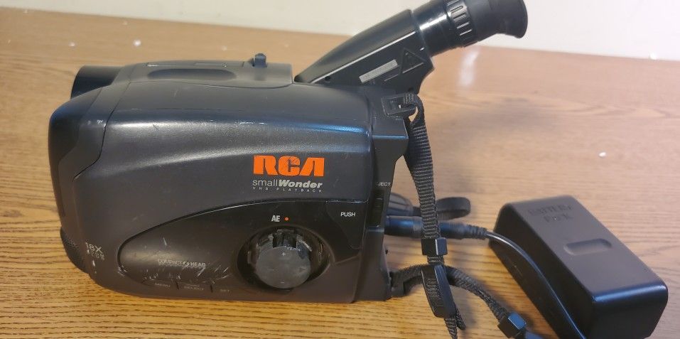 RCA CC641 Small Wonder VHC-C Camcorder Video Camera.