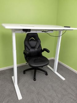 Stand up desk and chair