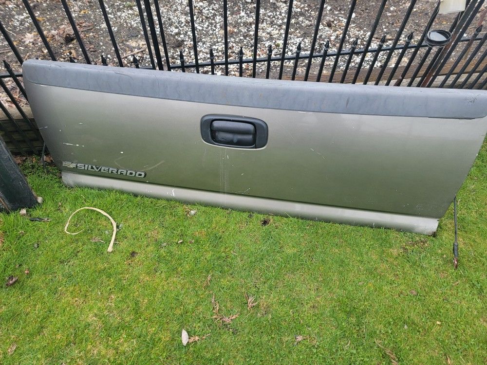 Tailgate 99-06 Silverado