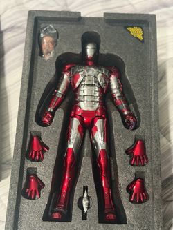 Iron Man Mark V Hot Toys Diecast version