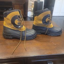 men snow boots size 9