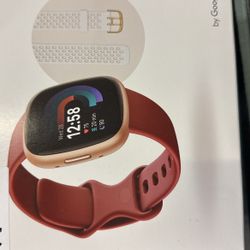 Fitbit Versa 4