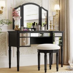 Vanity Set With Stool