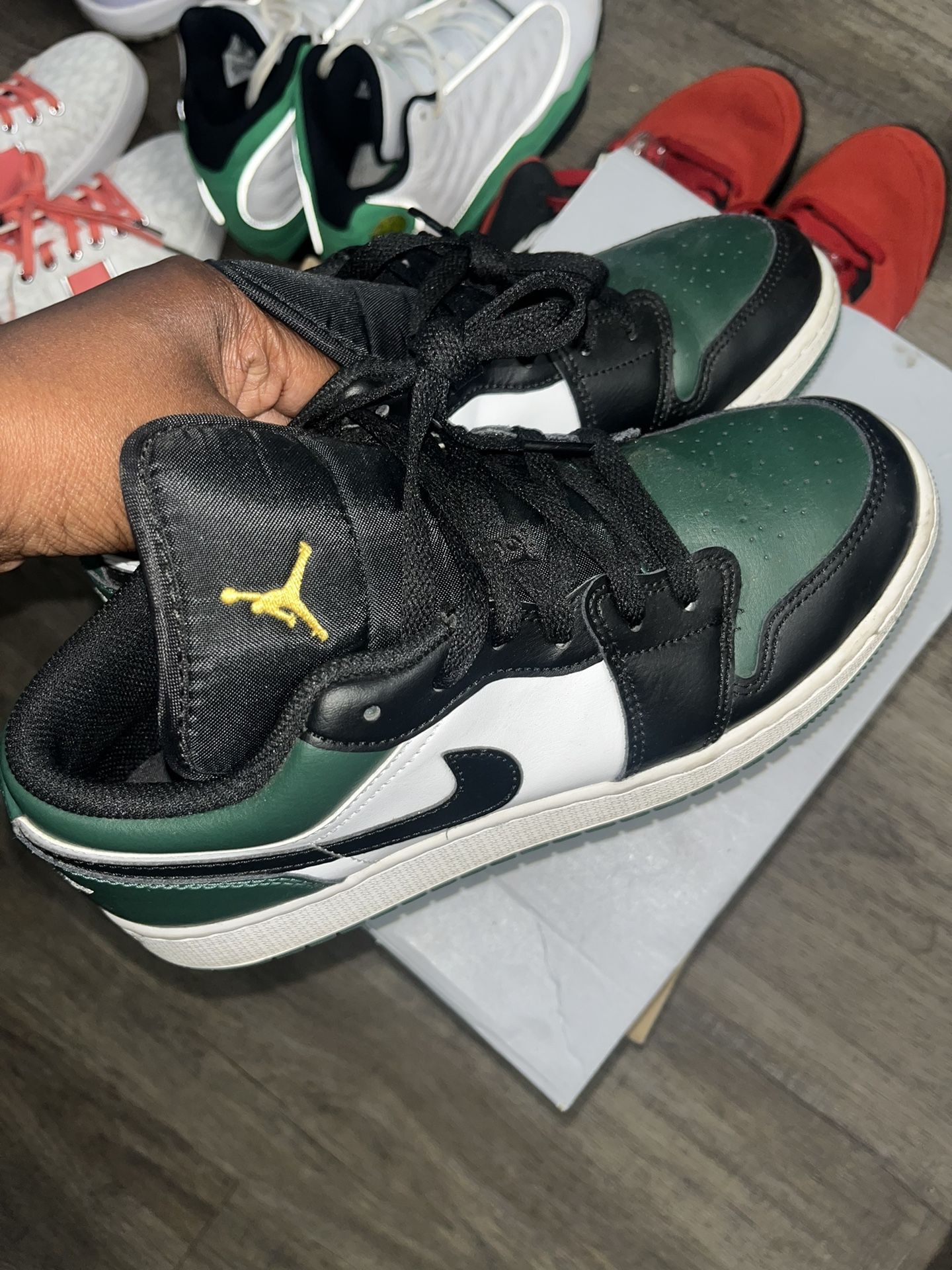 Retro Jordan 1 Lows Size 6.5 Grade School