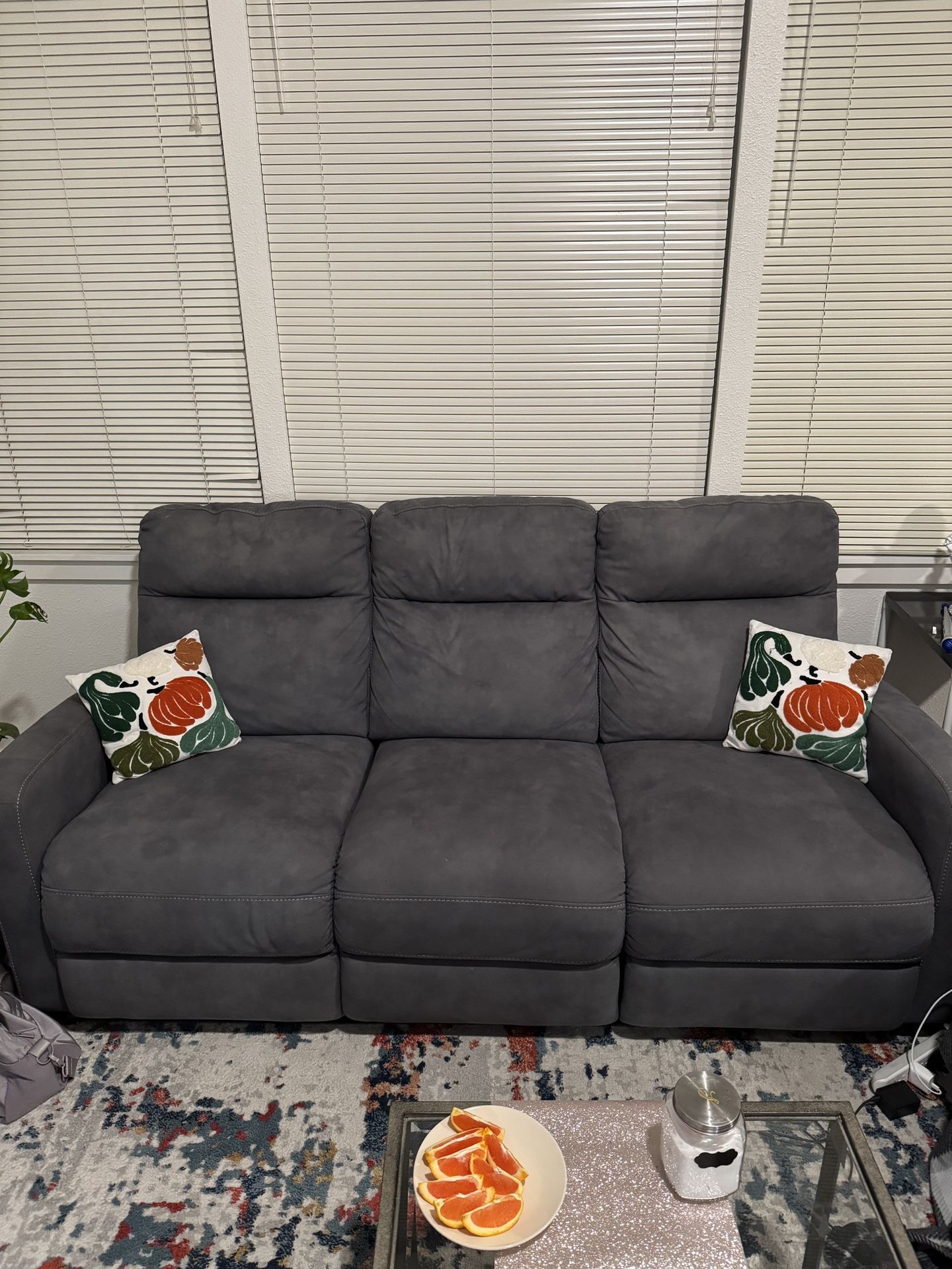 Power Reclining Sofa with USB