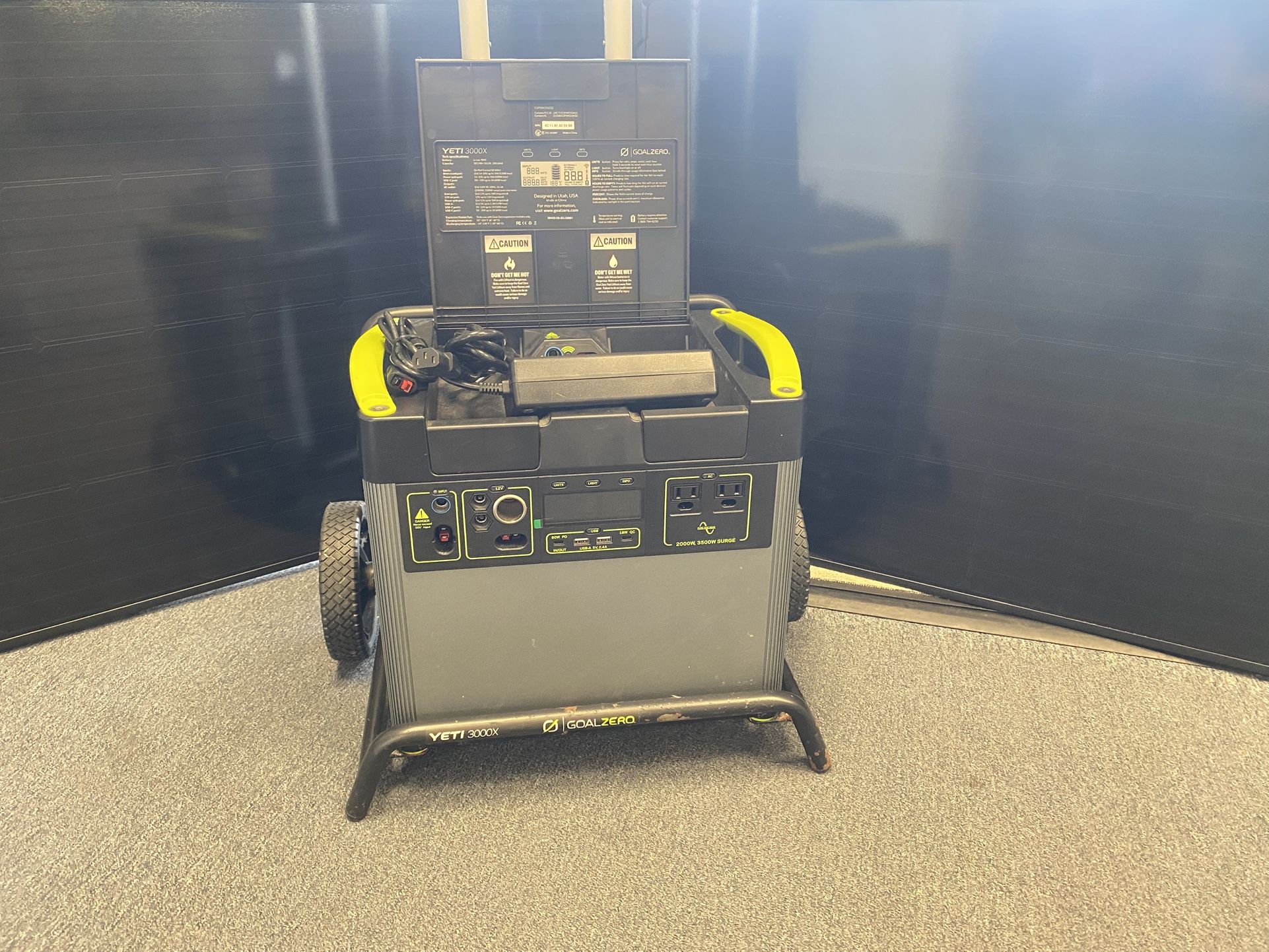 Yeti 3000x W/2 Solar Panels