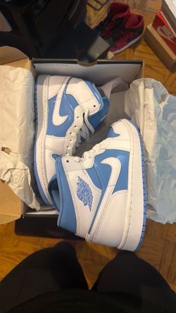 Air Jordan mid 1 SE
