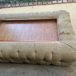 Free ottoman Table