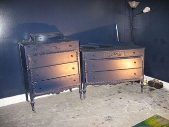 2 DRESSERS