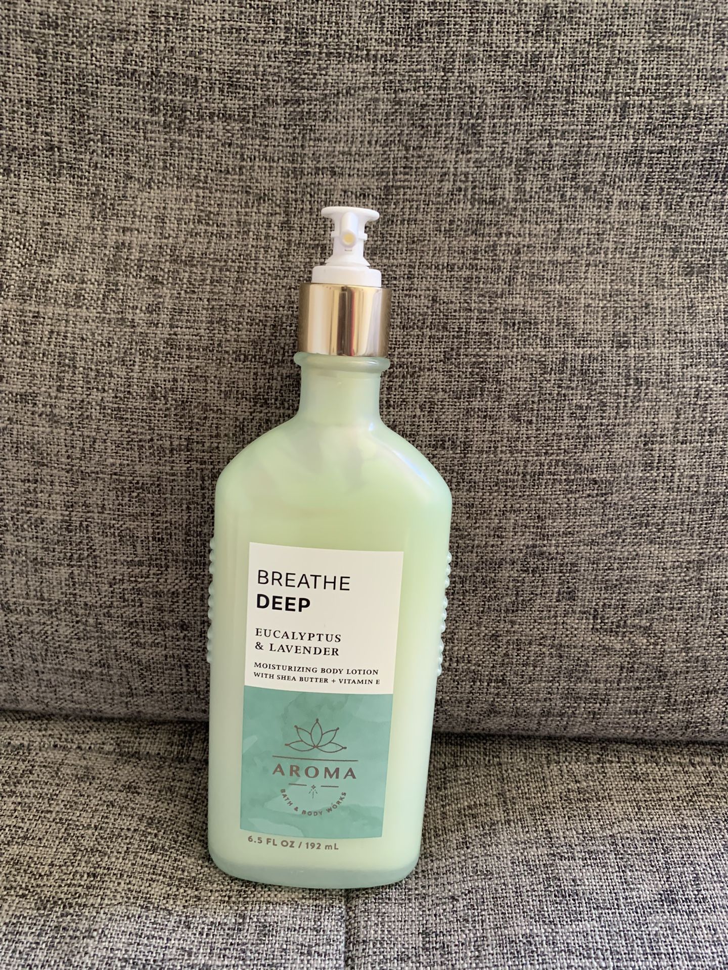 BATH & BODY WORKS BREATHE DEEP EUCALYPTUS & LAVENDER BODY LOTION 6.5 OZ.