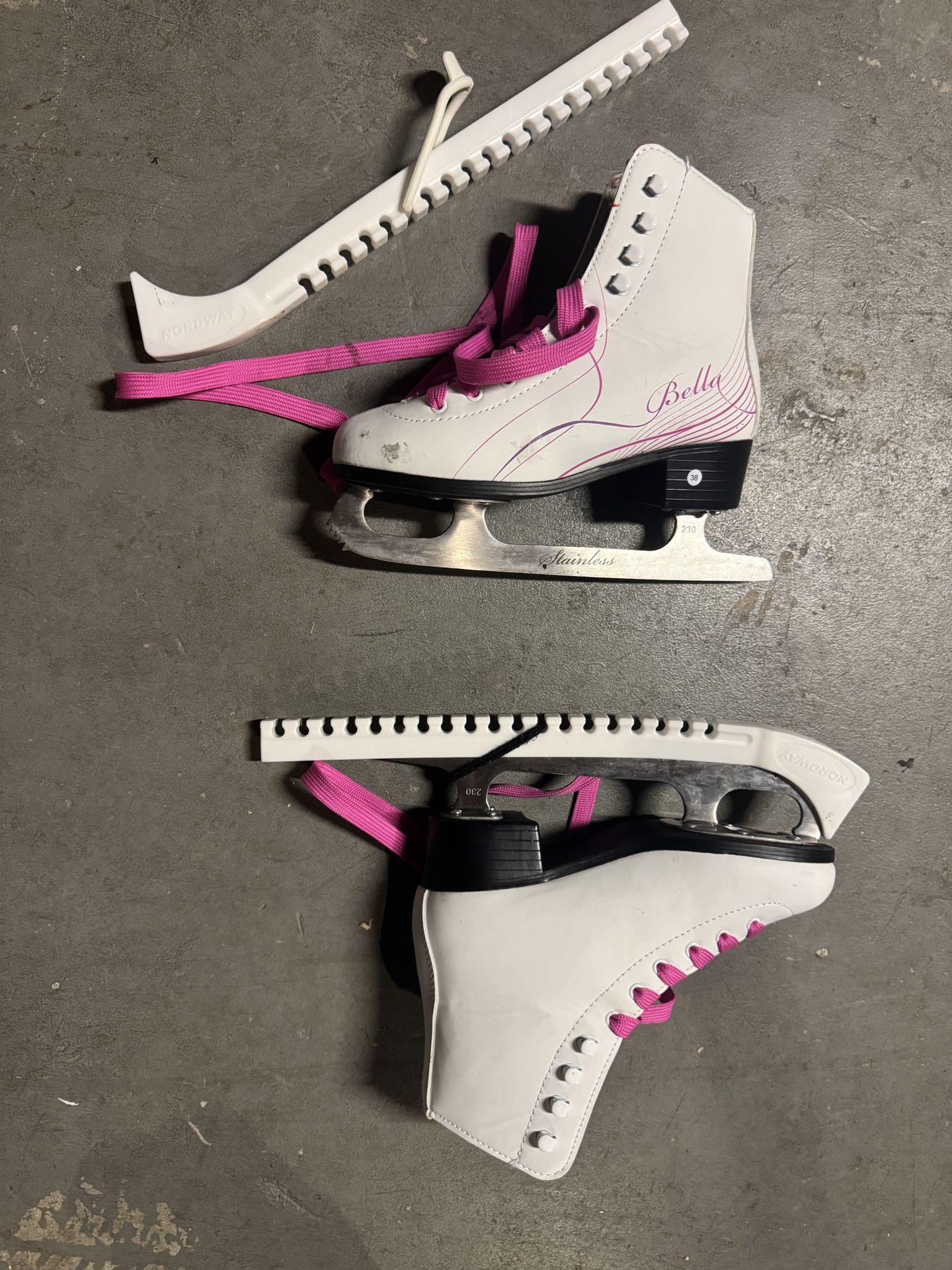 Women’s Ice Skating Size 7.5