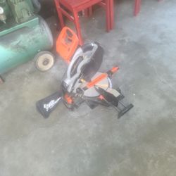 Compound mitre saw