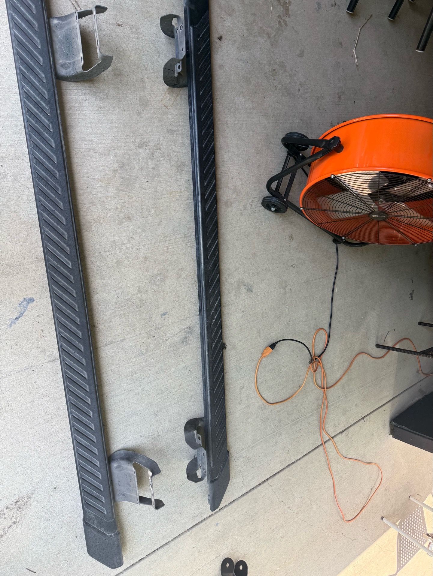 factory running boards/side steps off