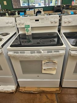 Electric Stove GE appliances 30 inch wide white color