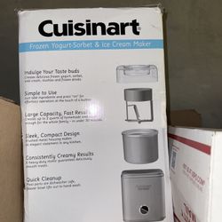 Ice cream maker 