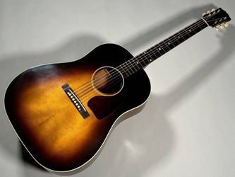Gibson 1942 Banner J-45 Acoustic Guitar - Vintage Sunburst