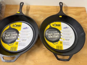 LODGE CAST IRON SKILLET