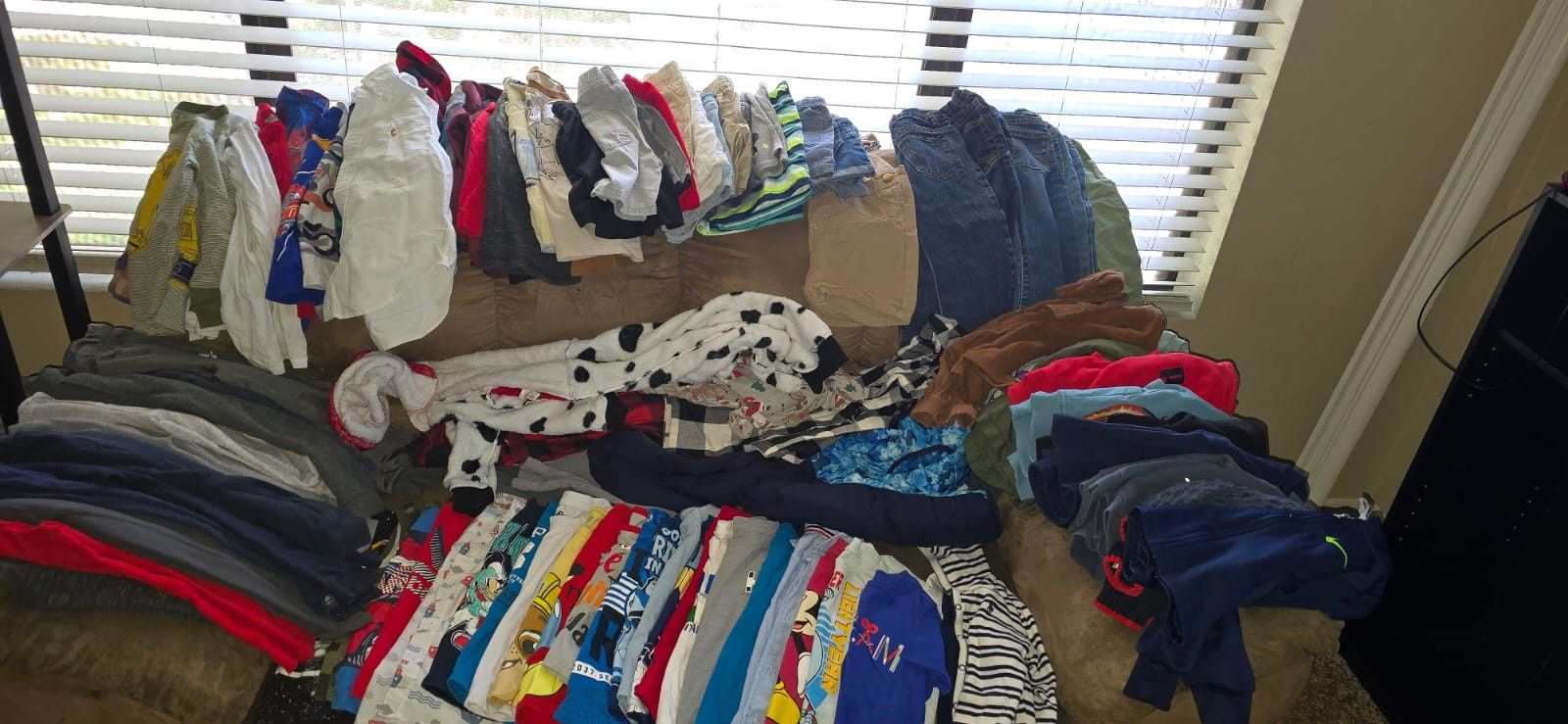 TODDLER CLOTHES BUNDLE