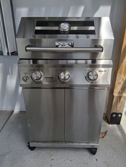 Monument Mesa 300 LP grill - never used -$200 OBO