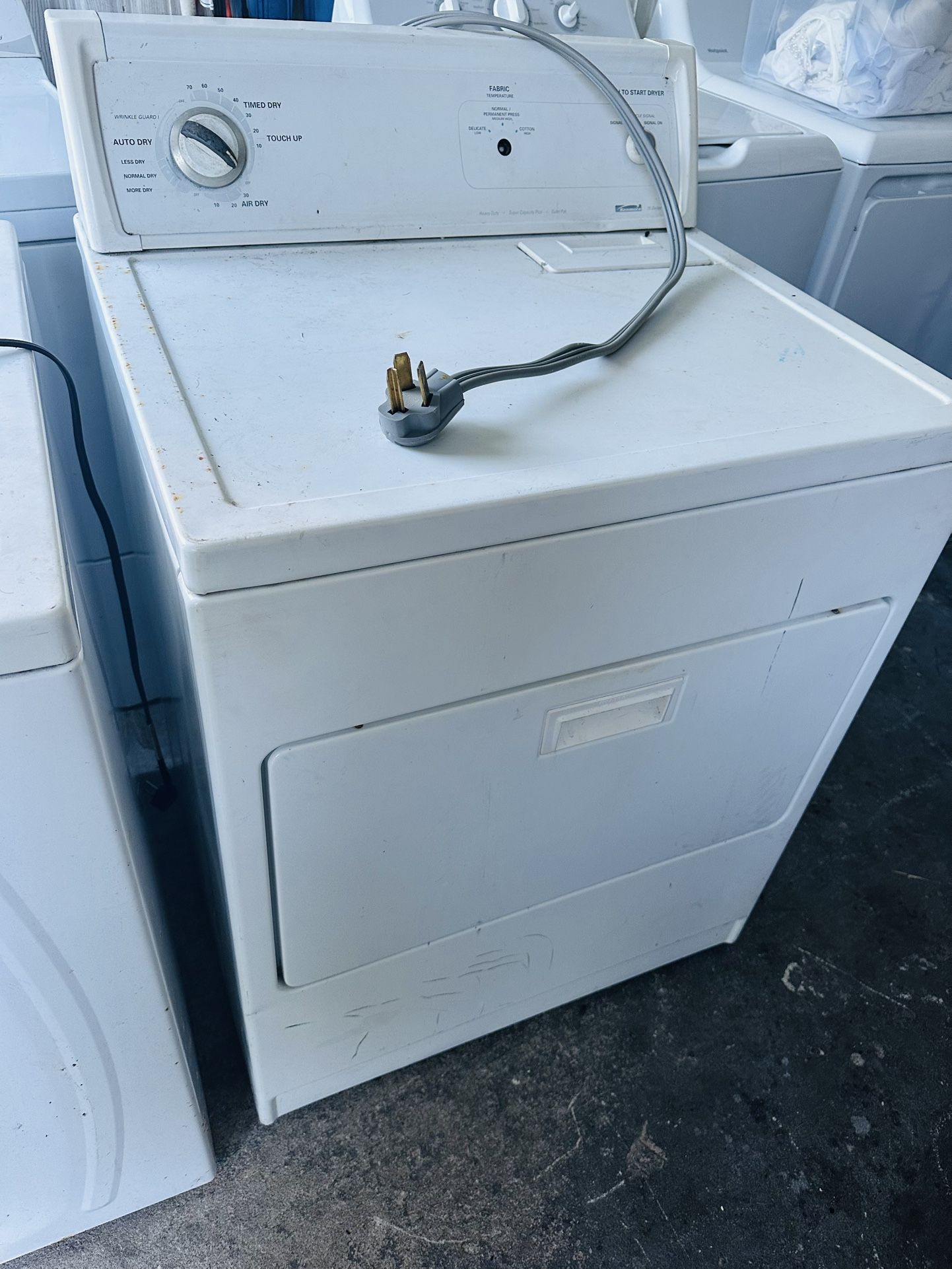 1 lavadora y dos secadoras