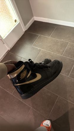 9.5 Jordan’s 1’s