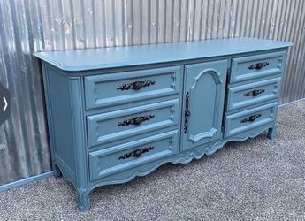 Beautiful Refinished Vintage Drexel Dresser Or Tv Stand