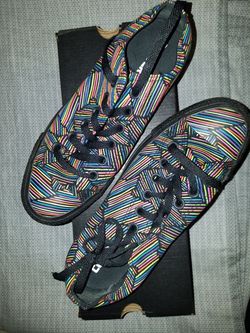 NWB Woman converse sz5 men's /7 womans