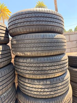 225/60r17 Yokohama tires en Excelentes Conditiones de Vida las 4