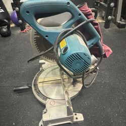 makita 10in circular table saw