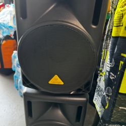 Behringer EUROLIVE B212D Speakers