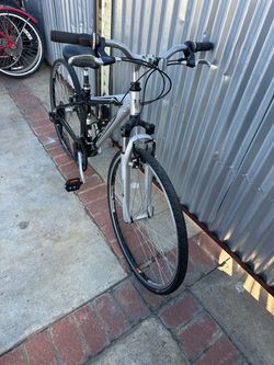 Trek bicycle Silver Hybrid City Bike with Front Suspension
